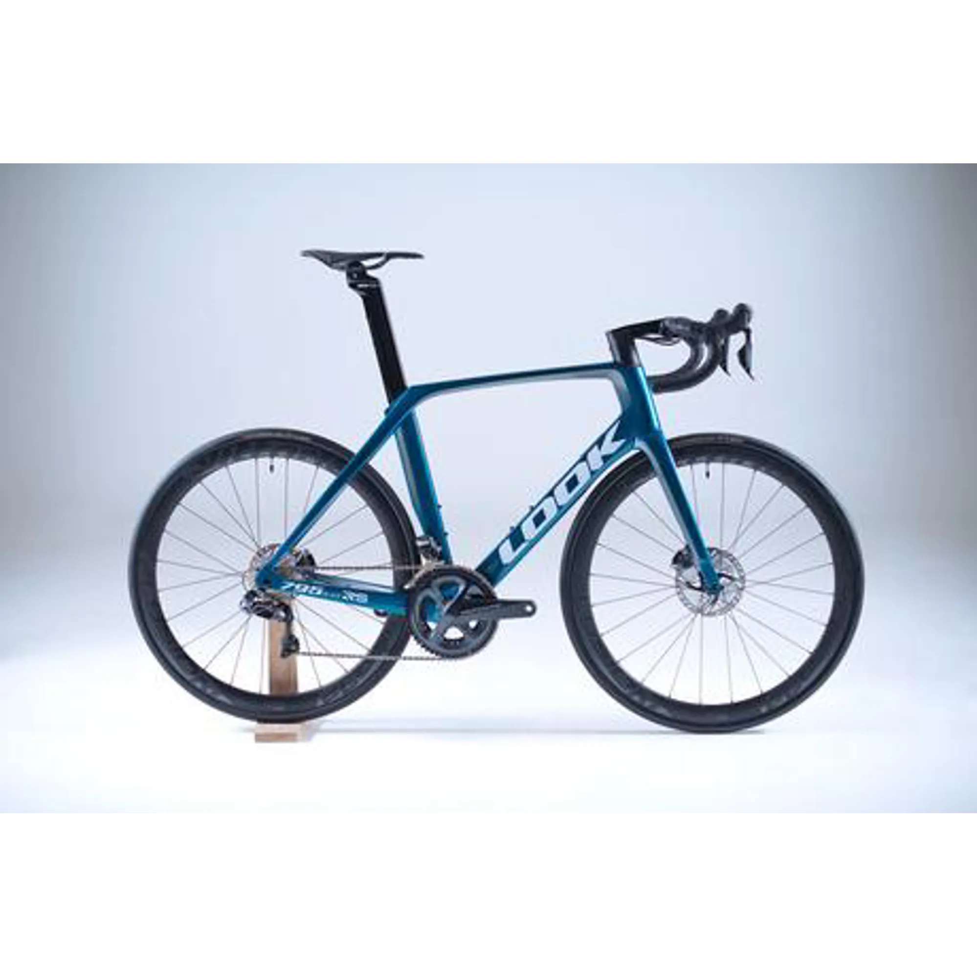 Look 795 Blade RS Ultegra with DT Swiss P1800 Wheelset