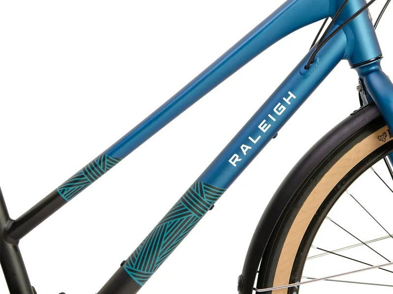 2020 Raleigh Strada City 650b Open Frame Hybrid Bike in Blue-5