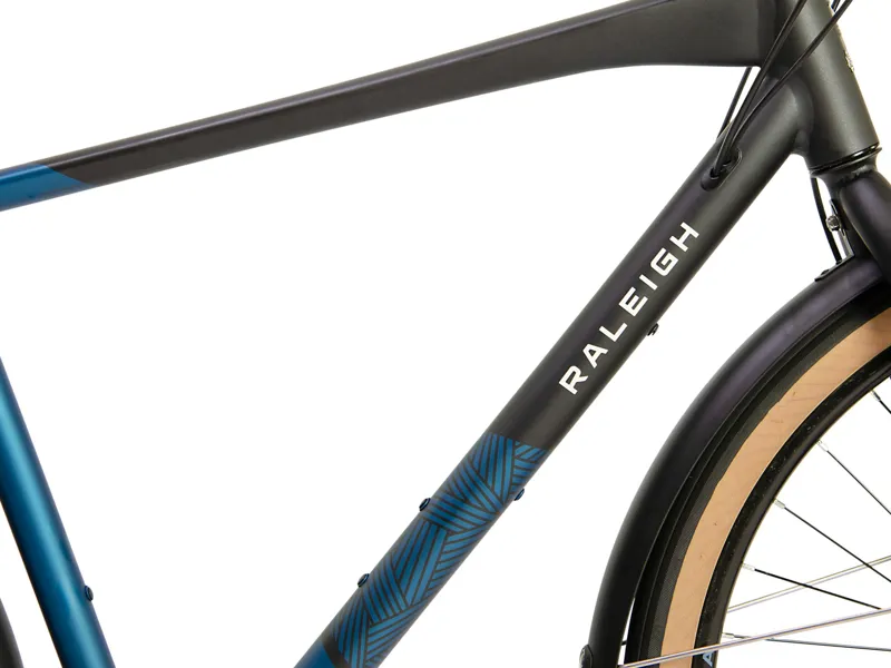 Raleigh Strada City 650b Hybrid Bike in Blue-3